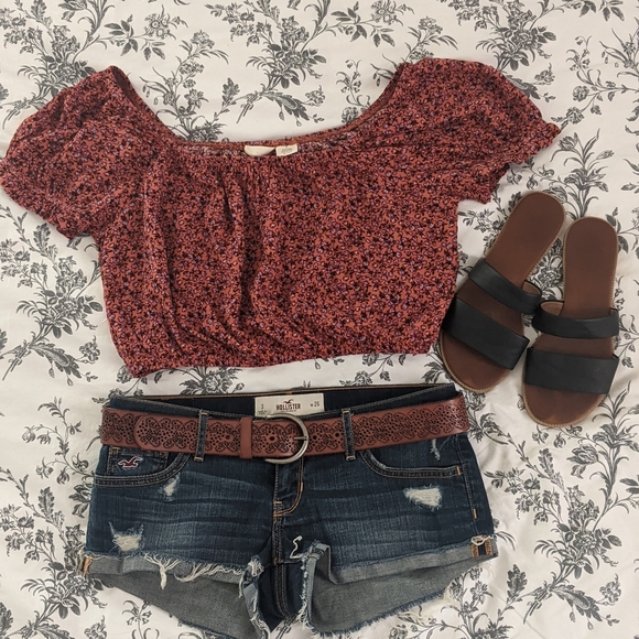 Hollister low rise shorts & boho crop top (med) - Picture 4 of 7